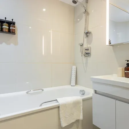 Mayfair House-2